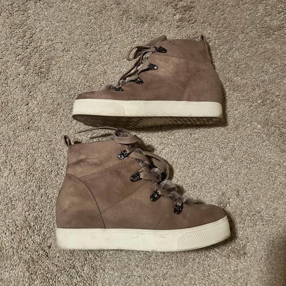 J/Slides Whitney Taupe Suede Faux Fur Wedge Boot Size 11 - Picture 8 of 10